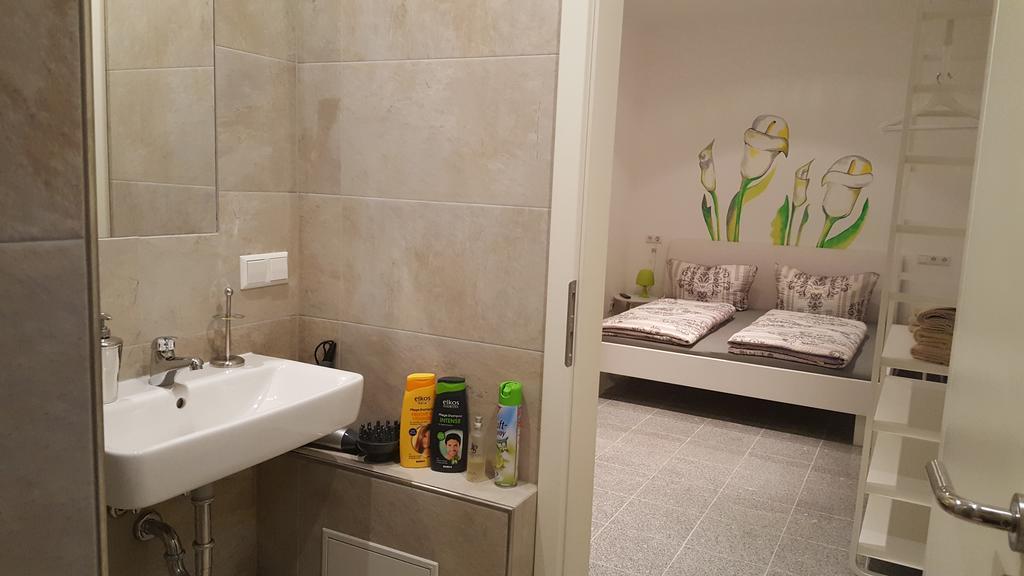 Gaesteappartements Bierfaessl Sinsheim Buitenkant foto